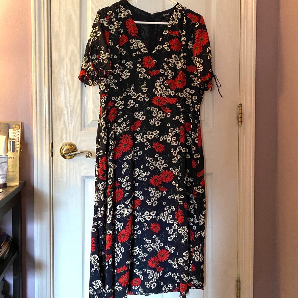 Madewell Hillside Daisies Peekaboo Sleeve Dress
